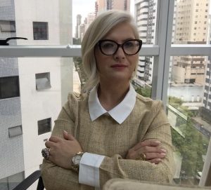 Dra. Debora de Castro
