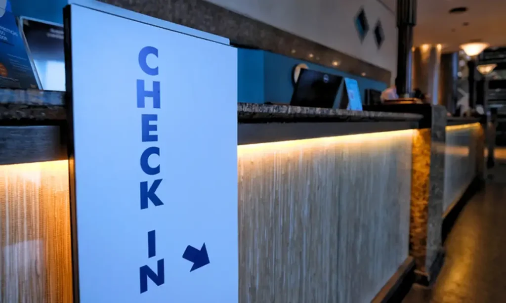 Hospedagens têm até amanhã para adotar check-in digital